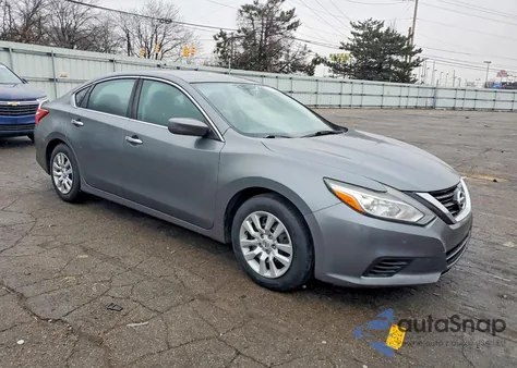 2016 Nissan Altima 2.5 z USA, uszkodzony, nr VIN 1N4AL3AP8GN336913